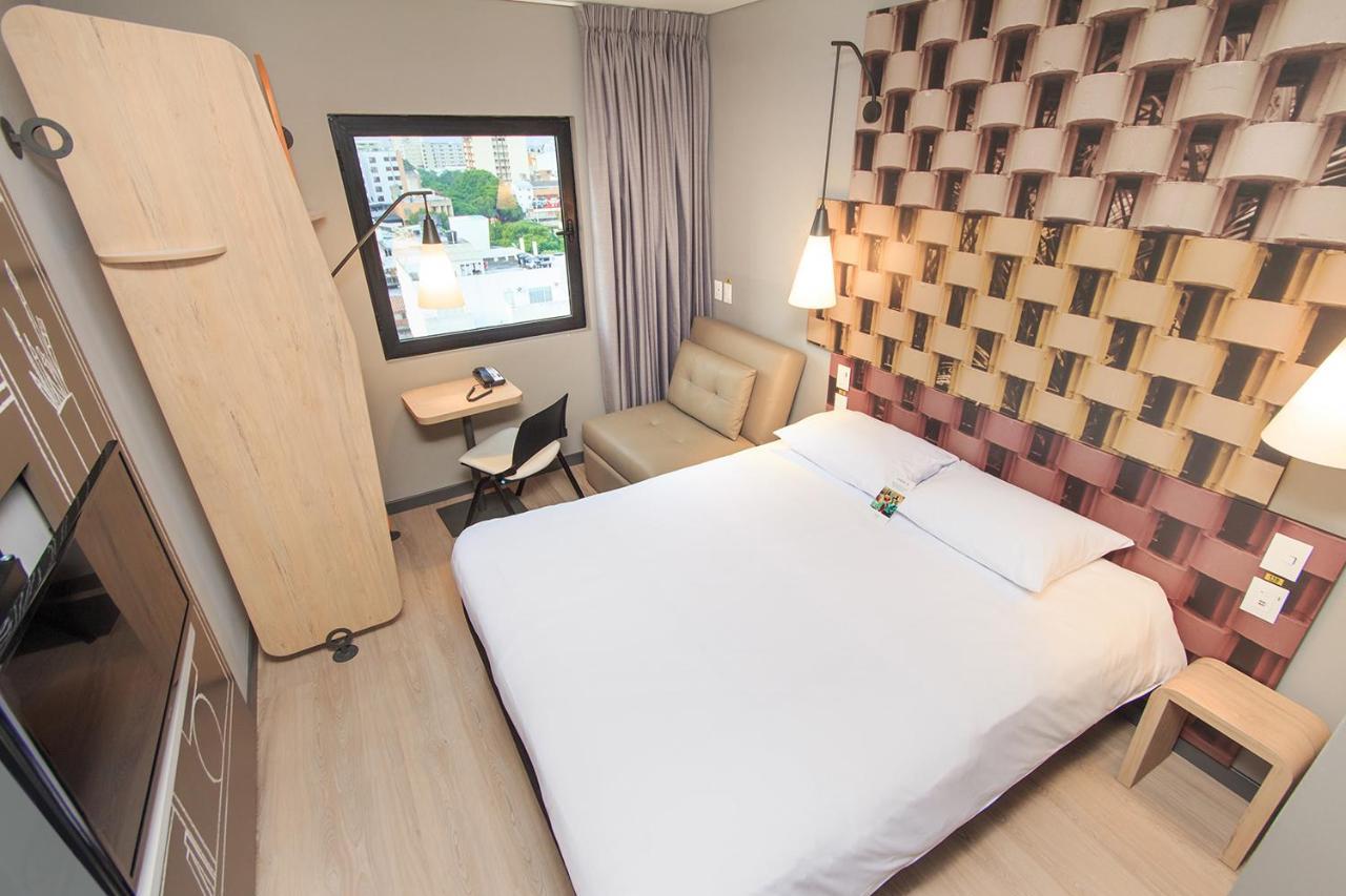 Ibis Cúcuta Hotel Bagian luar foto